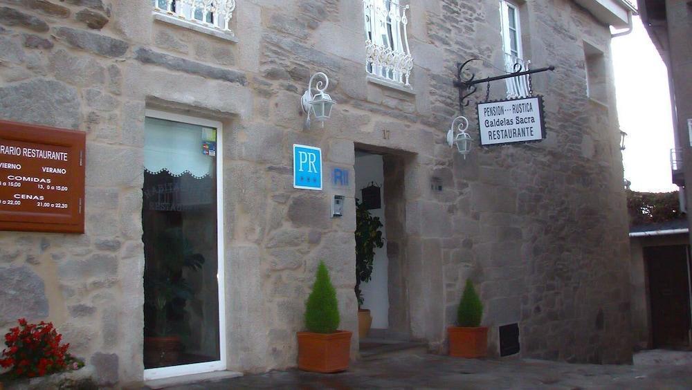 Hotel Caldelas Sacra-Pension Rustica 3 Estrellas Castro Caldelas Exterior foto